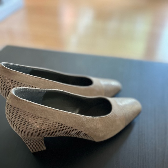 Women’s Heels - Picture 4 of 4